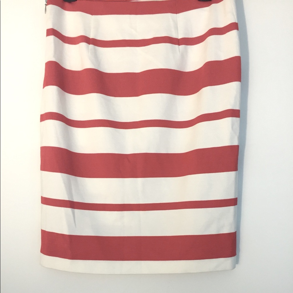 Never worn Banana Republic skirt, Size 0 - Picture 5 of 8